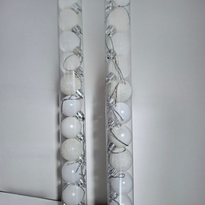 Set 12 Globuri 3Cm Alb